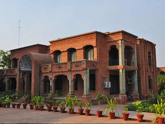About Islamabad Campus