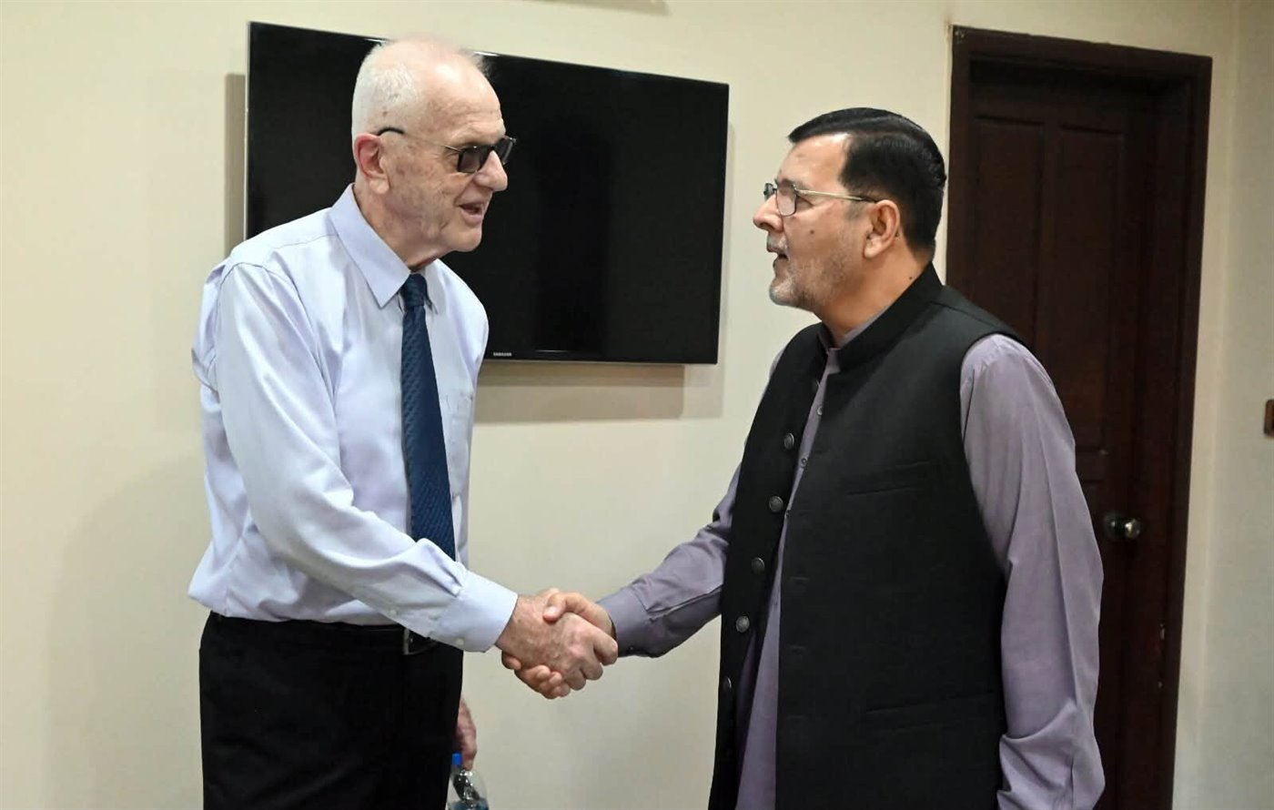 The Campus Director welcoming a visitor at the Director Secretariat