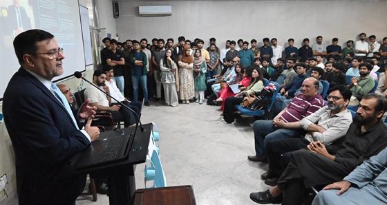 The Campus Director addressing students at the seminar