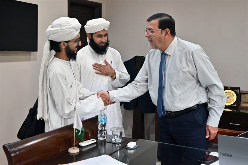 The Director shaking hands with guests at the Directorate