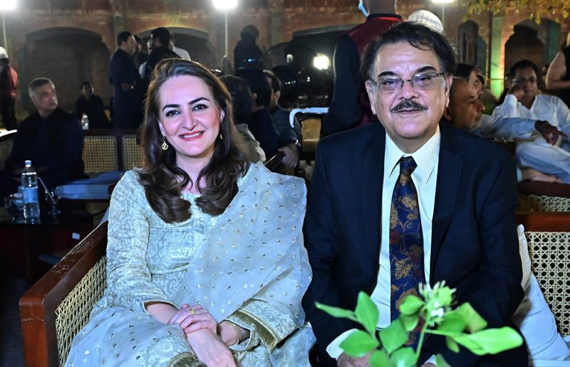Two guests seated at the networking dinner