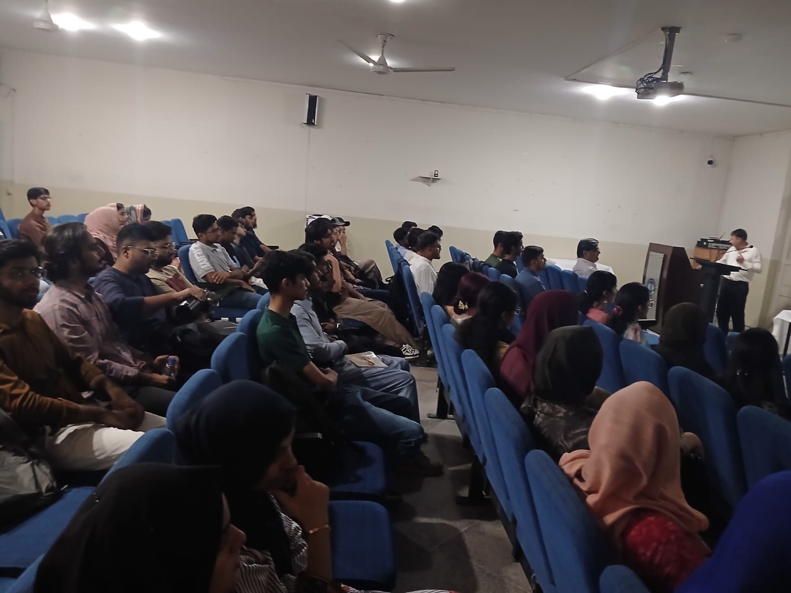 Seminar on “The AI Revolution in Technology: From Ideas to Innovation”