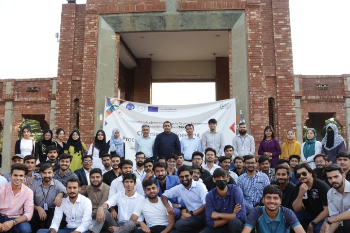 Innovative Achievements: Chemical Engineering Event Highlights Student Entrepreneurship
