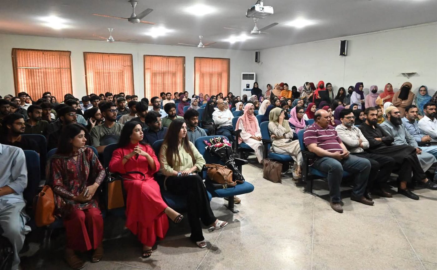 A Recruitment Drive, a Homecoming Cake and Four New International Students