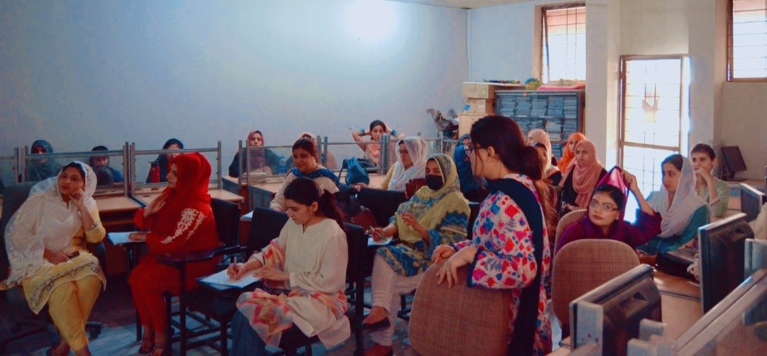 Workshop on “Data Collection & Analysis in Qualitative Research”