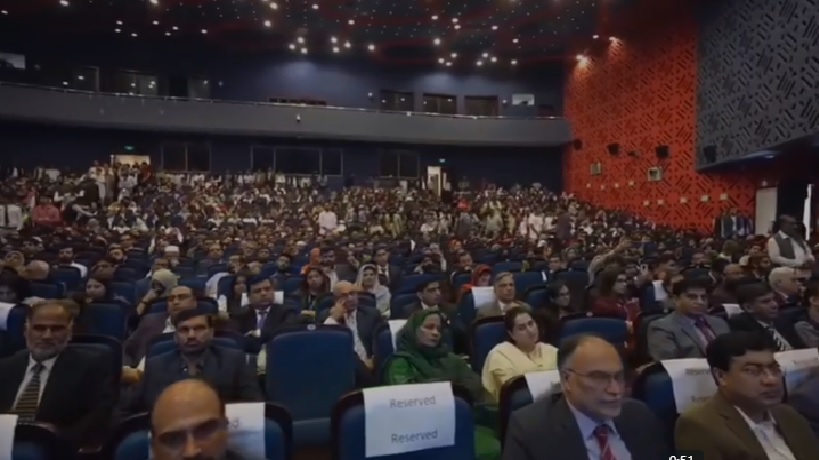 CUI- Lahore Statistics Team Secures First Place in Data Visualization Competition at DATA FEST