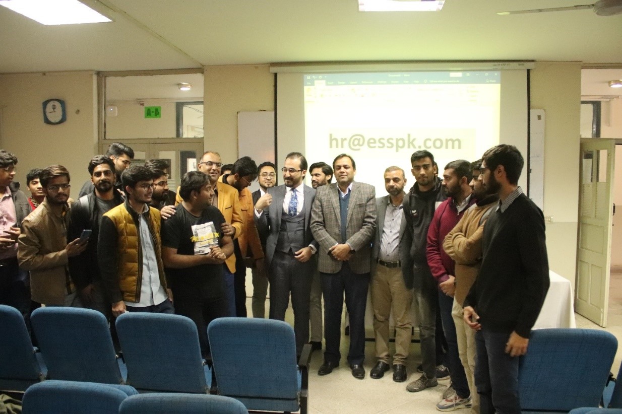 Seminar on Top Industrial Tech Trends and how new Graduates should prepare to survive in the Industry