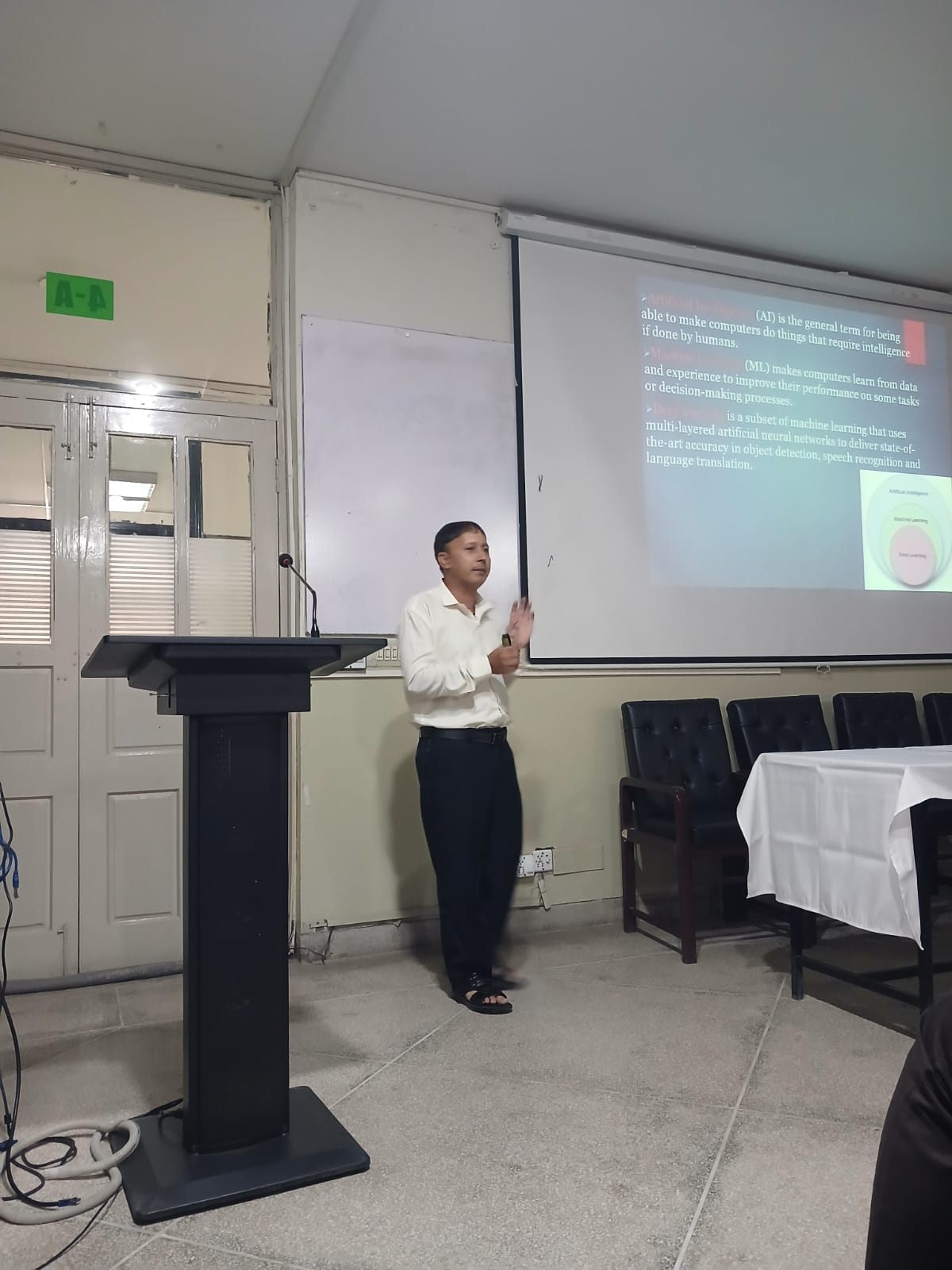 Seminar on “The AI Revolution in Technology: From Ideas to Innovation”