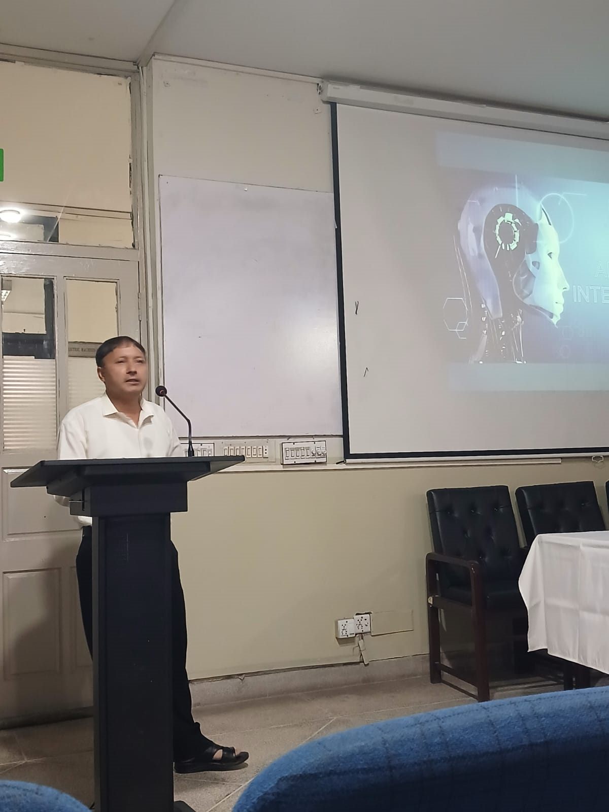 Seminar on “The AI Revolution in Technology: From Ideas to Innovation”