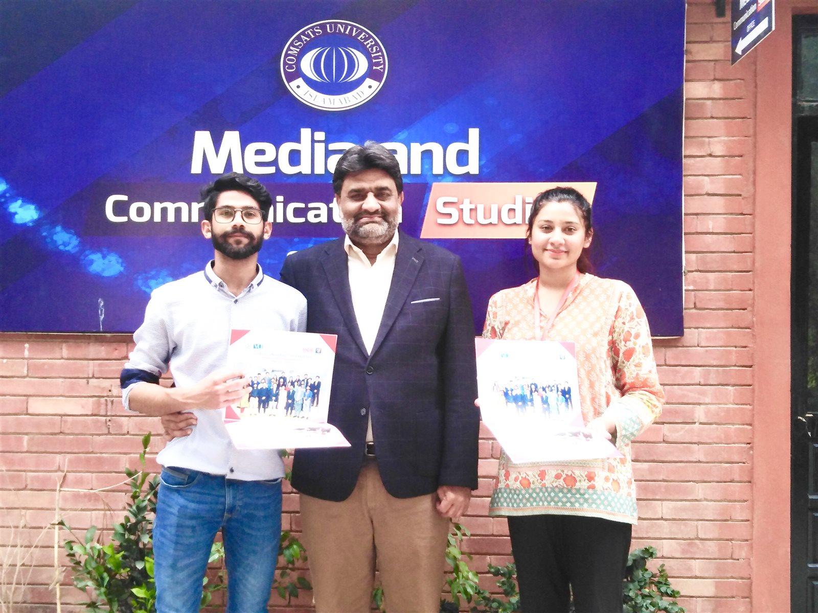 Media Studies Students Attend Three-Day Workshop on Mobile Journalism (MOJO) at Virtual University