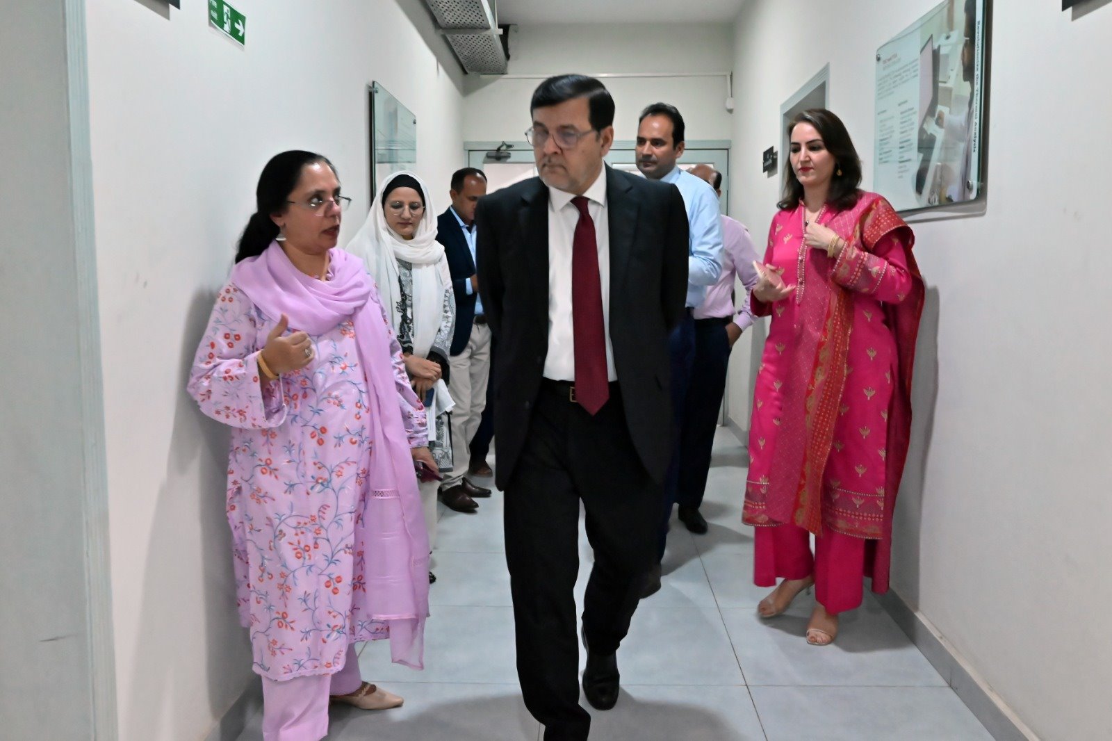 Director Visits IRCBM and Meets Faculty Members