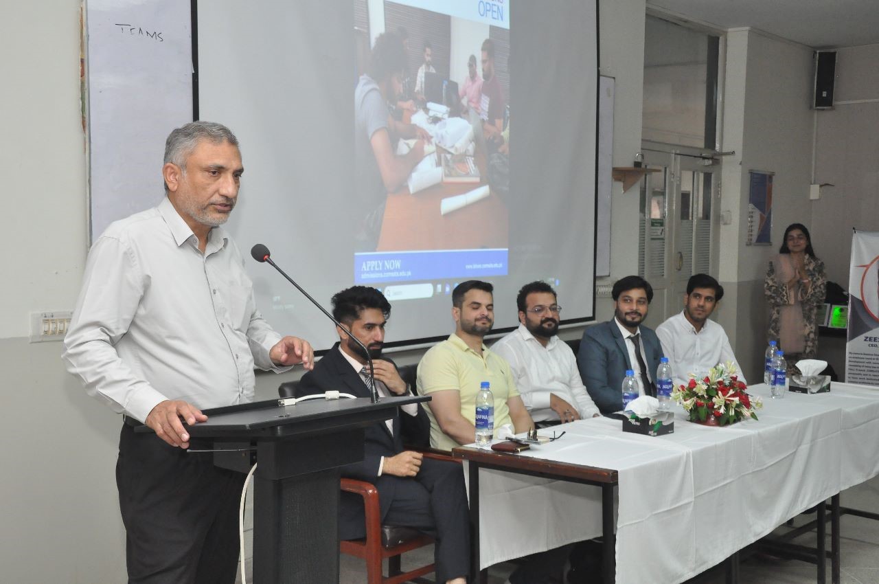 Five Chief Executive Officers from International Software Companies Visited the Department of CS
