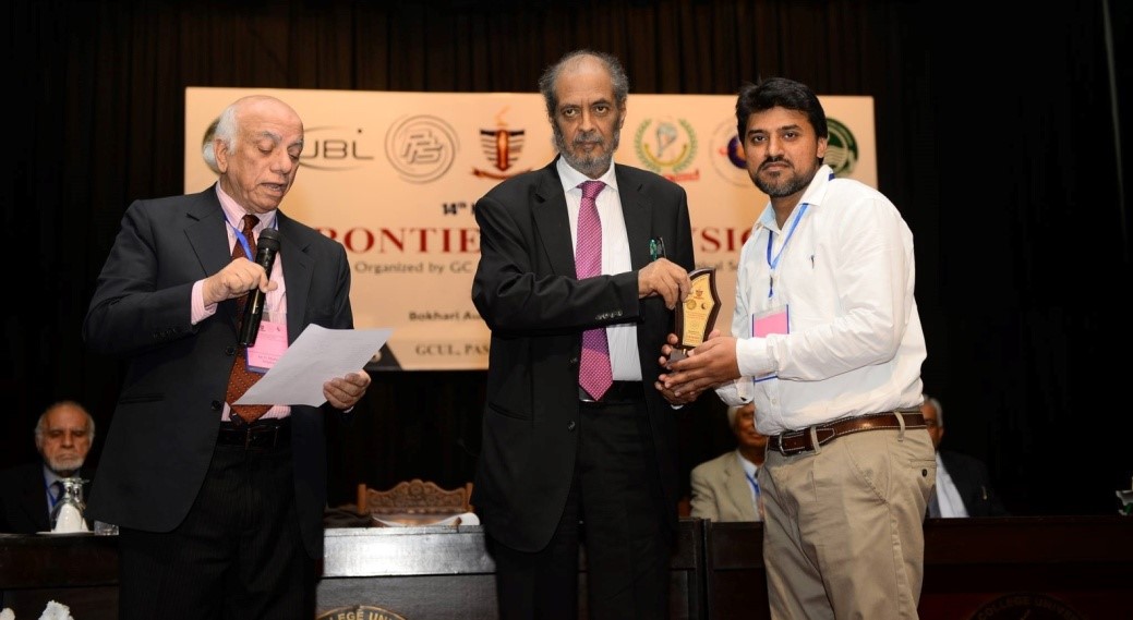 Dr. Muhammad Fraz Bashir Receives Appreciation Award from GC University Lahore