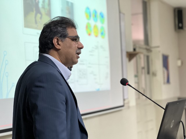 Seminar on AI/Machine Learning in Digital healthcare: Opportunities and Challenges