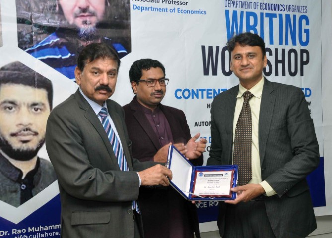 Workshop on "How to write a Literature Review"