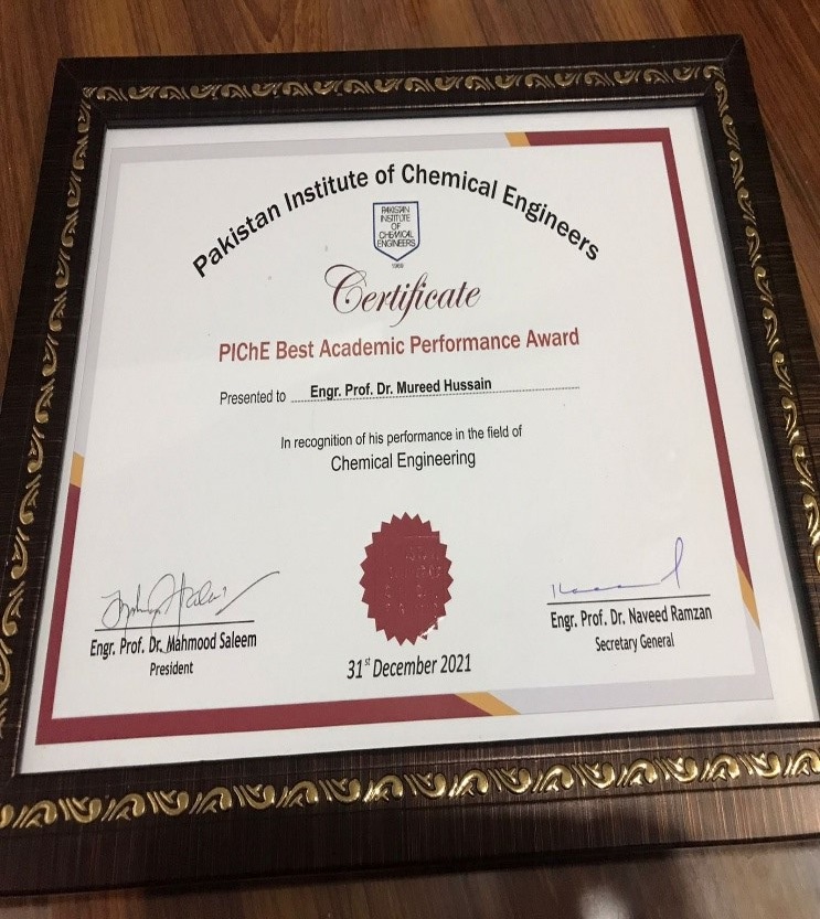 Dr. Murid Hussain Has Been Awarded Best Academic Performance Award by Pakistan Institute of Chemical Engineers (PIChE) for Year 2021