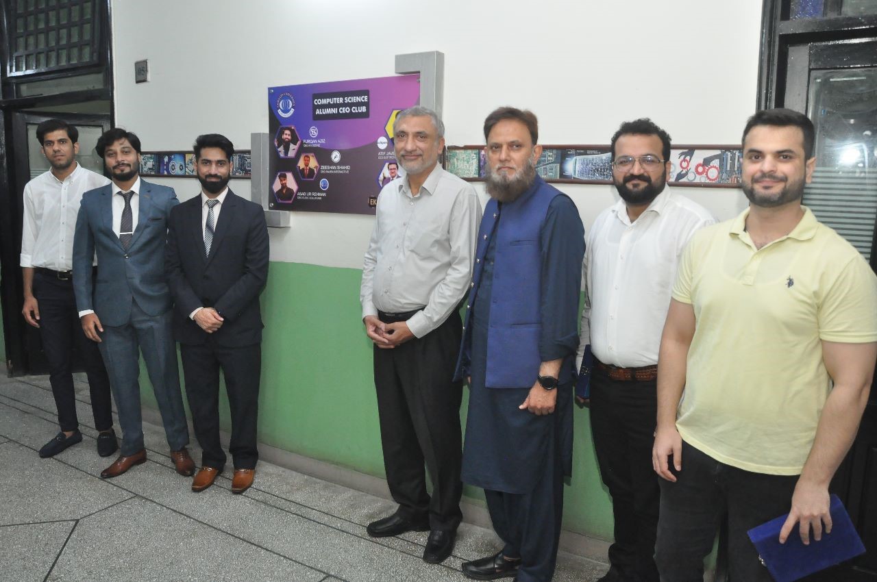 Five Chief Executive Officers from International Software Companies Visited the Department of CS