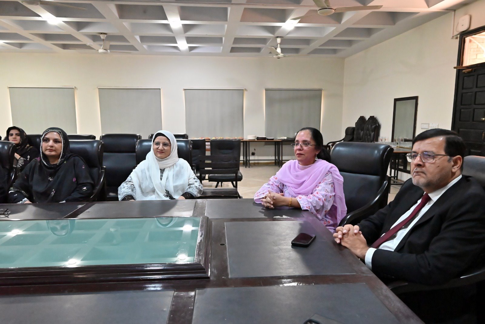 Director Visits IRCBM and Meets Faculty Members