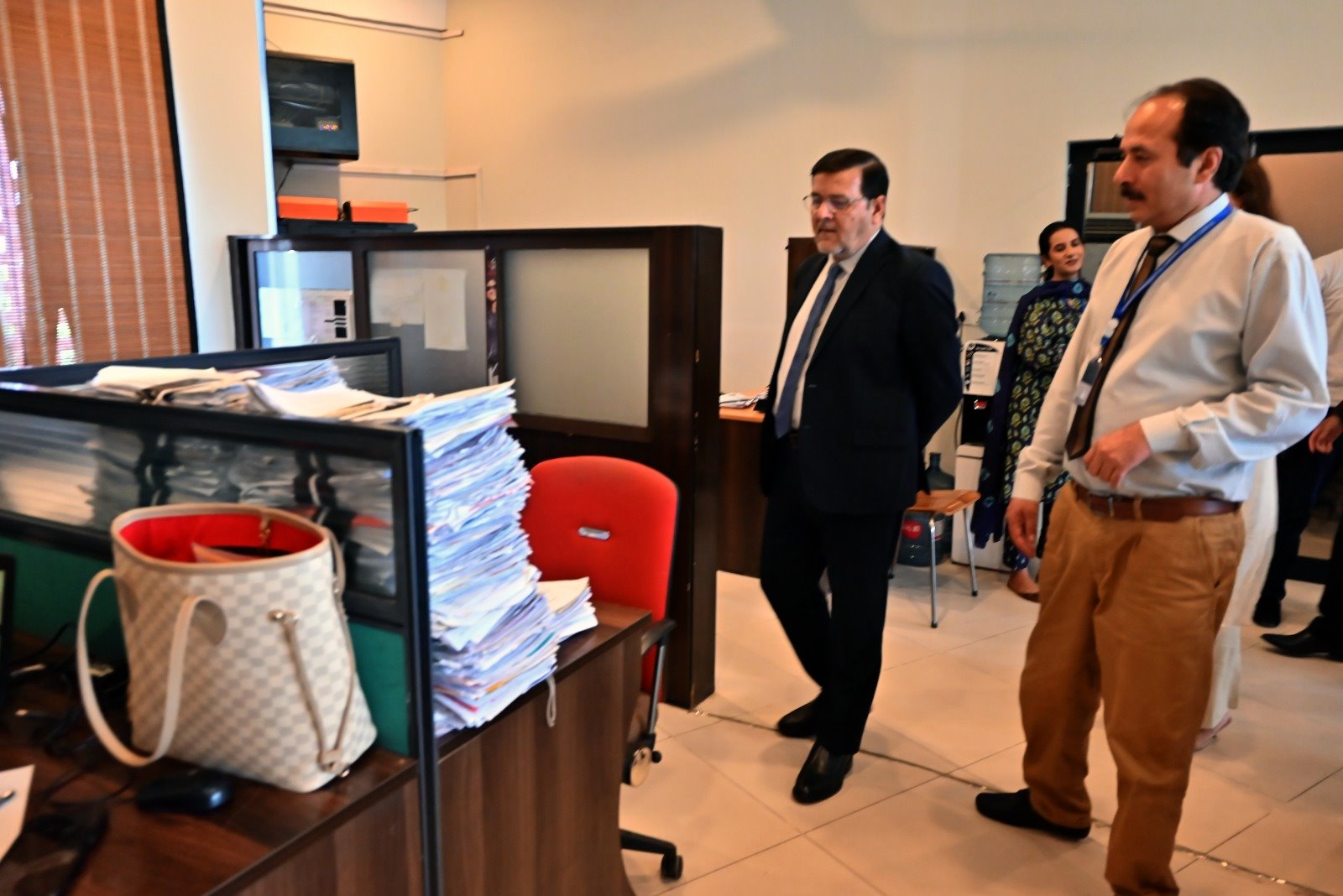Director Welcomes Visitors and Reviews Student Services