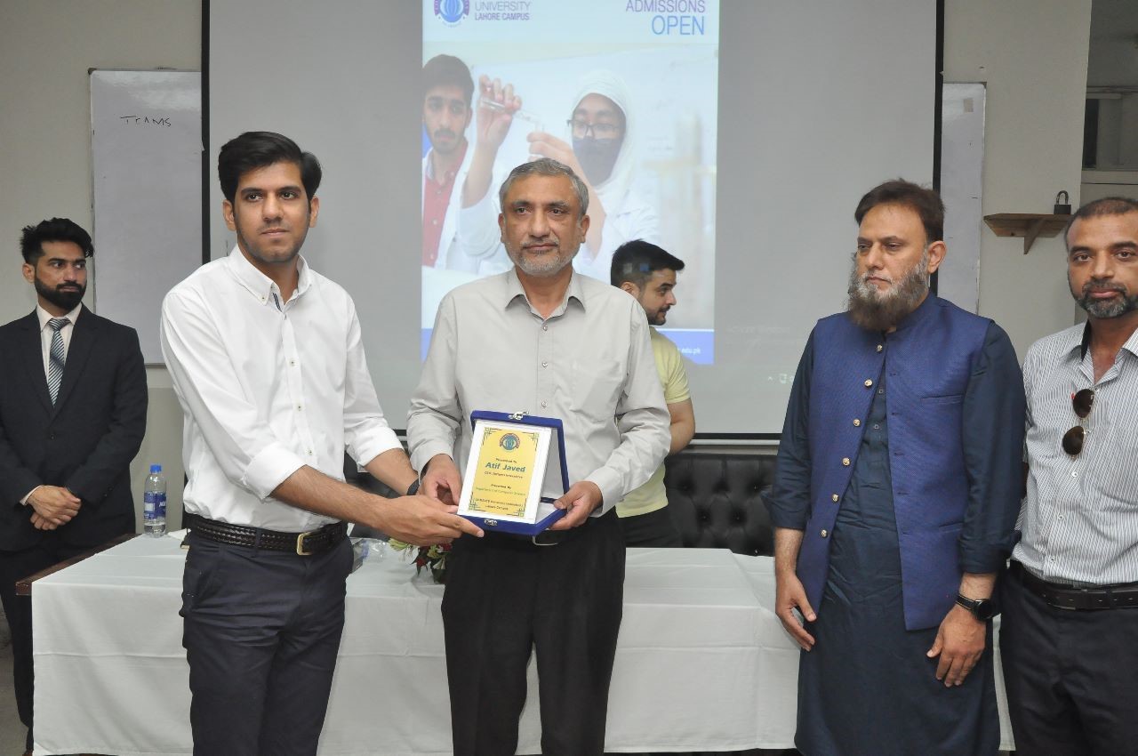 Five Chief Executive Officers from International Software Companies Visited the Department of CS