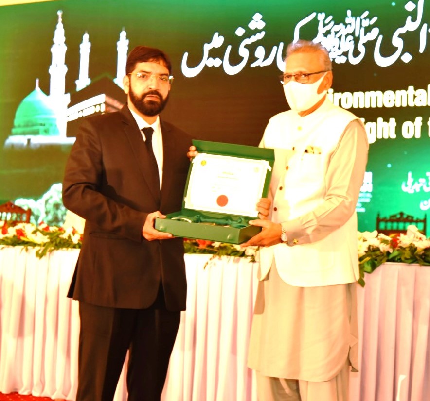 National Presidential Award for Dr. Farooq Abdullah of COMSATS University Lahore Campus