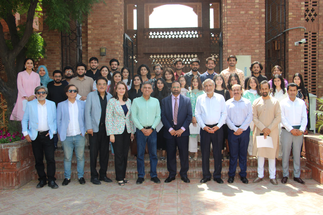 Concluding Ceremony of the Workshop "Flood Rehabilitation Shelter; Construction with Indigenous Building Methods and Materials"