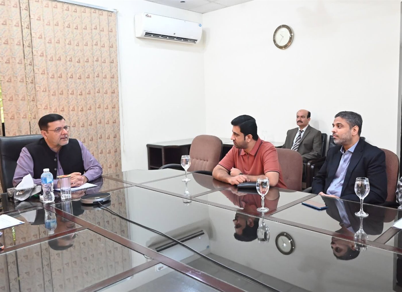 Visitors, a Huawei Lab and a Research Push: the Director's Day at CUI Lahore