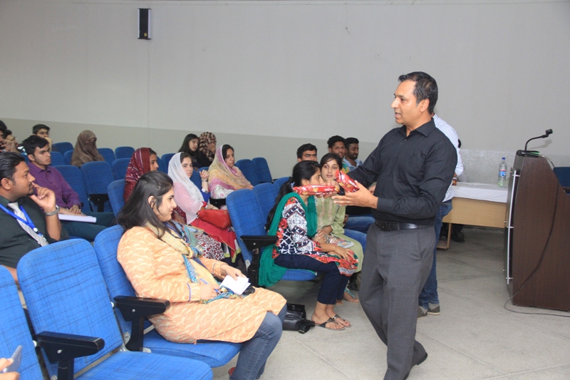 C2 Workshops: Design Thinking and Elevator Pitch