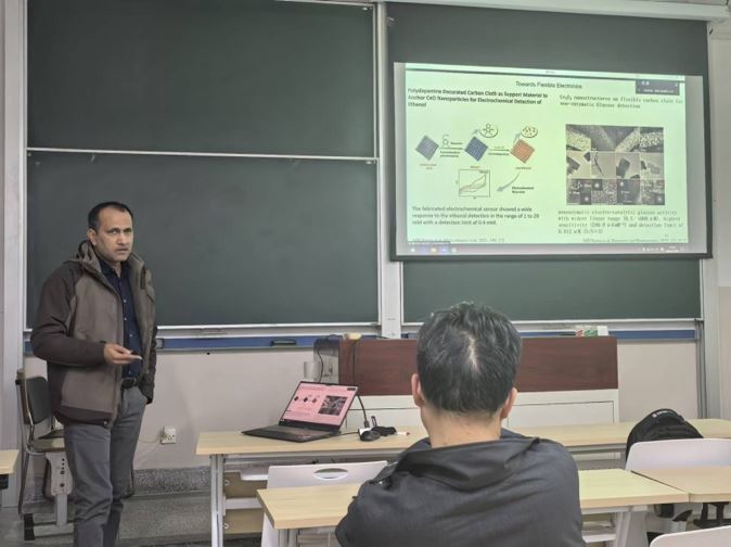 Lecture to students and researchers at ECUST