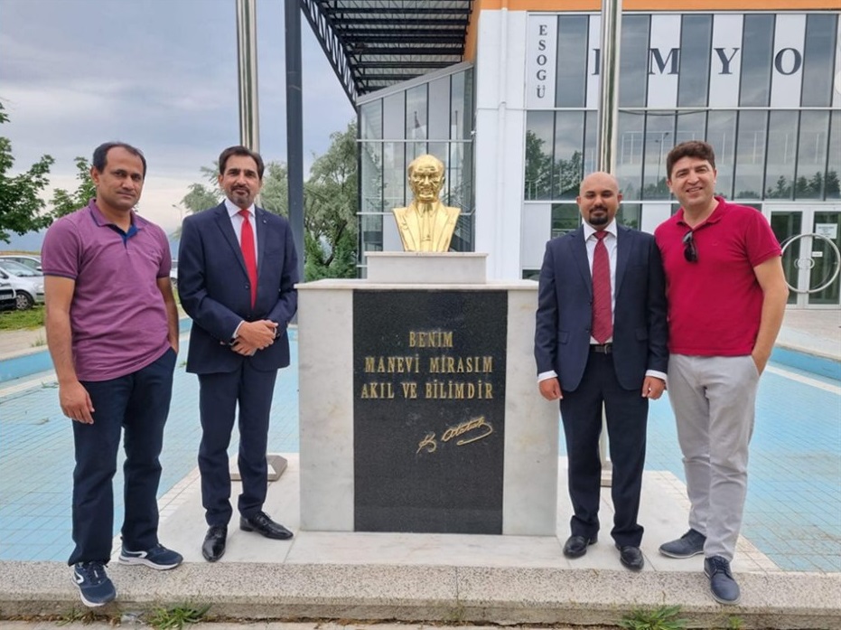 Laboratory tour at the Technical College of ESOGU